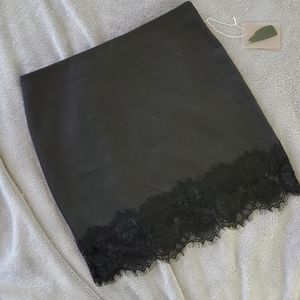 Forever 21 blacl lace skirt